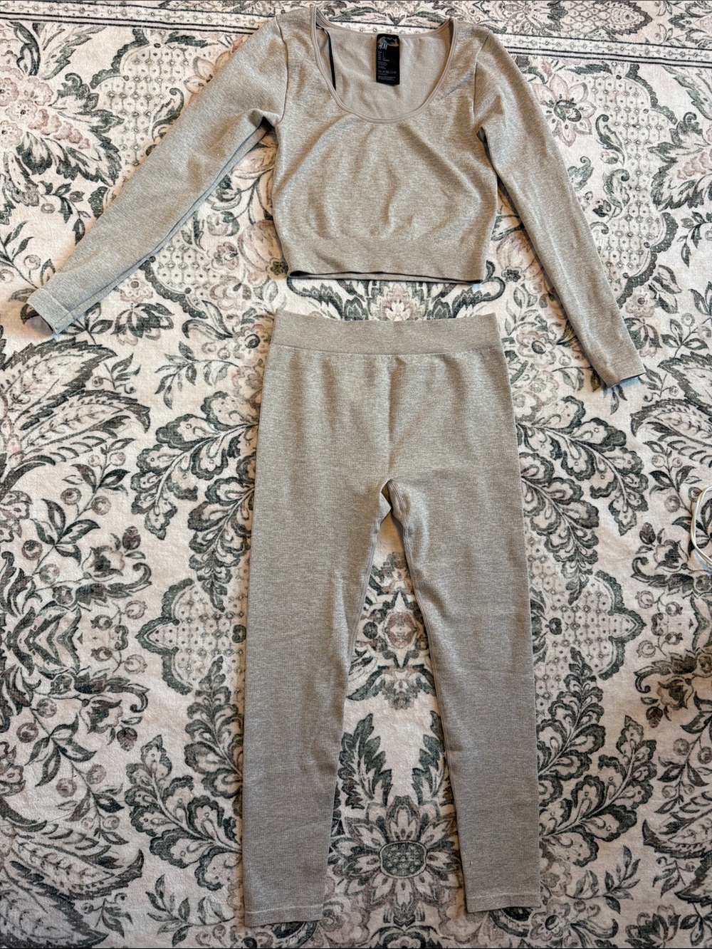 H&M Light Gray Long Sleeve Crop Top & High-Waist Leggings Set